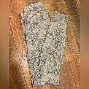 Athleta | Full Length Grey Leaf Print Leggings